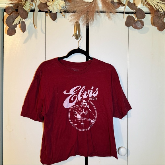 Elvis Presley Tops - Elvis Presley Women's Red Cropped Graphic Tee